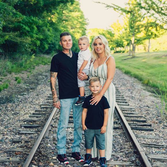 Meet your Posher, Nicole - Picture 1 of 1